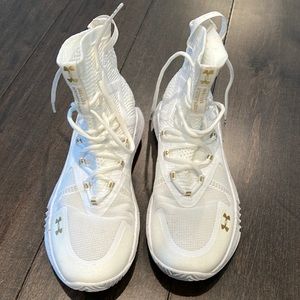 Under Armour volleyball shoe for women size 8.5 US